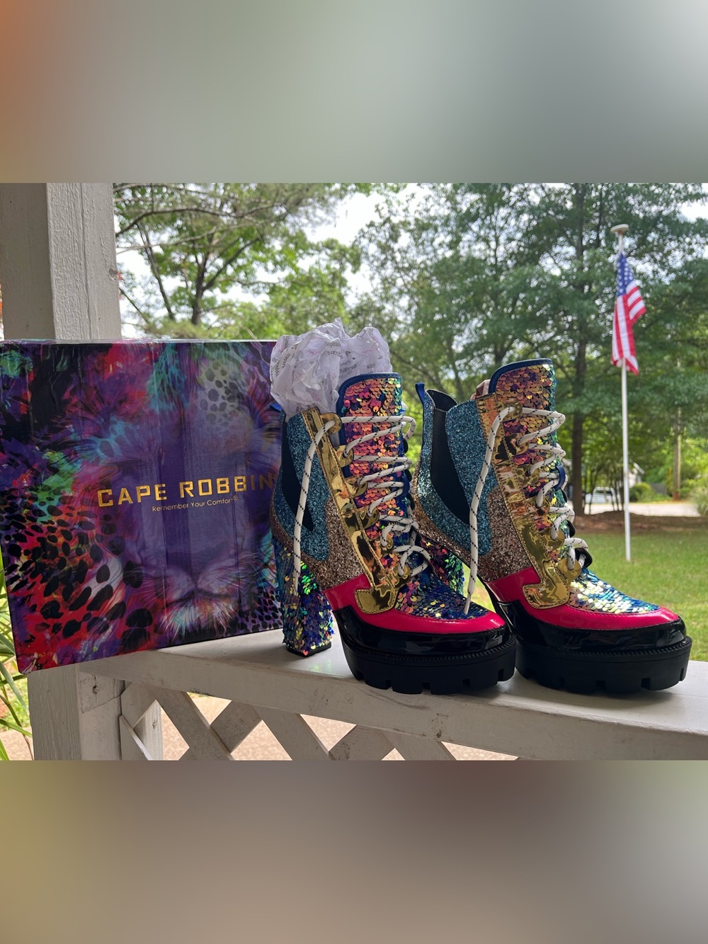 🦄 🪩 Fabulous & Colorful 🌈 🧞‍♀️🧜🏽‍♀️ Cape Robin Mermaid Boots size 8 1/2
